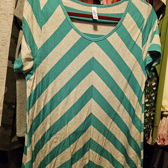 Lularoe Classic T Size XL EUC - Picture 3 of 5